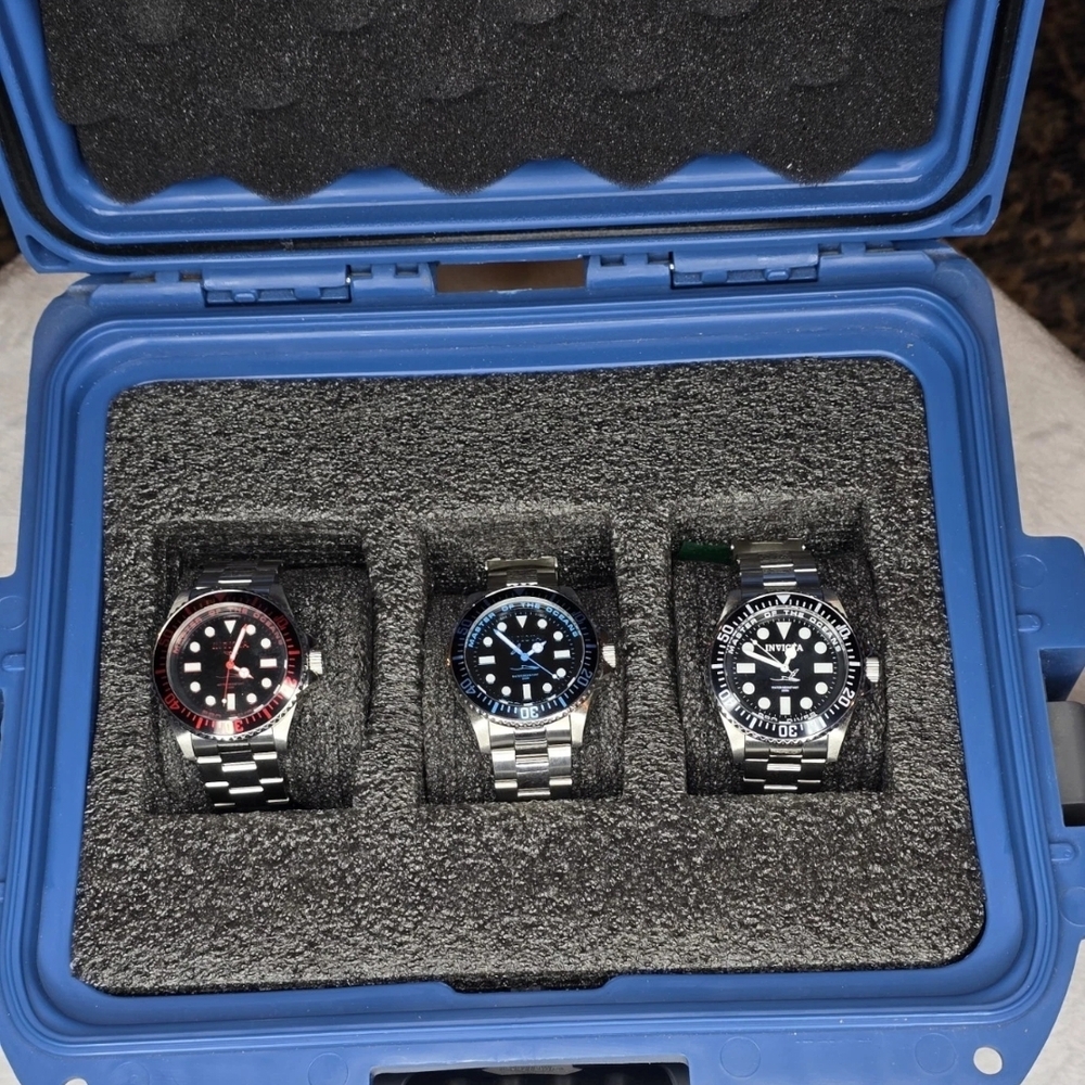 Invicta Silver, Red, and Blue Watch Trioin Beautifol Blue Dive Box